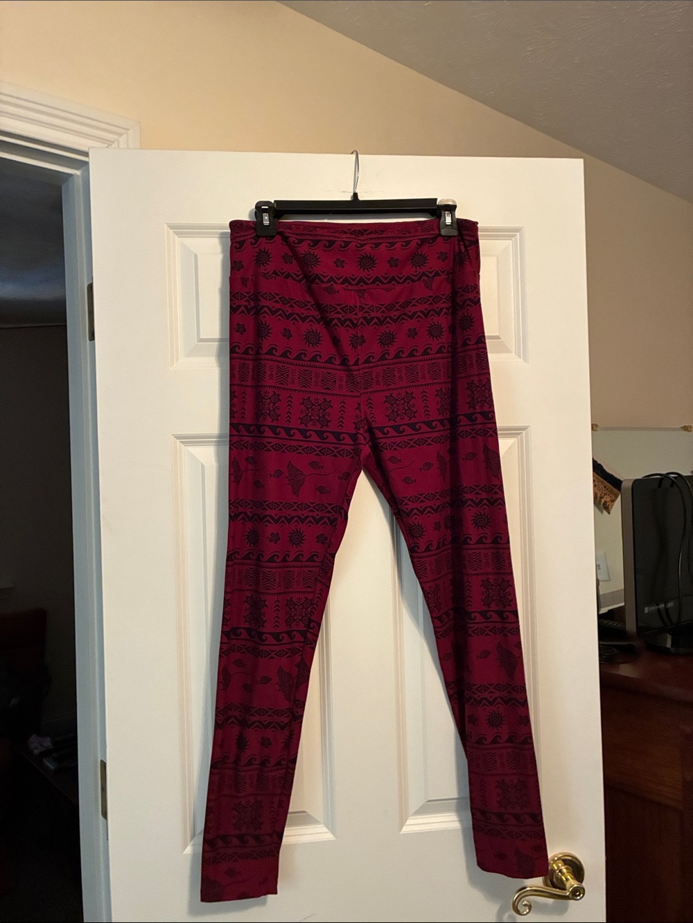 Maroon & Black Patterned Leggings